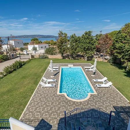 Eglina Celeste * Μηνιά