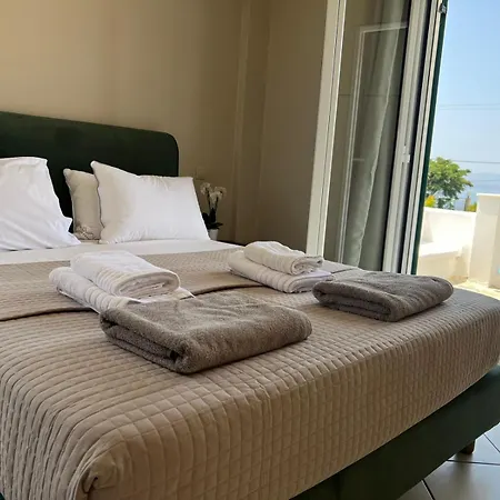 Eglina Celeste Μηνιά